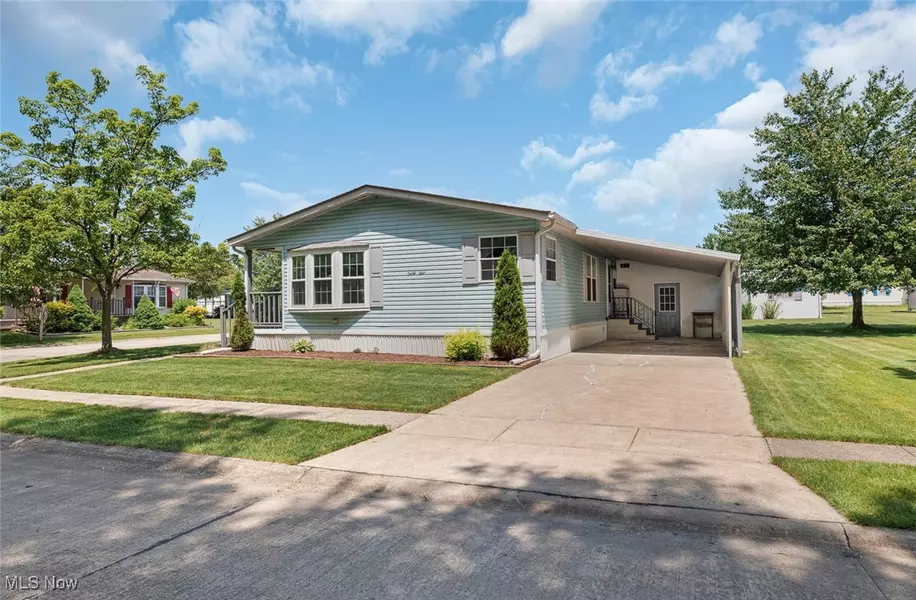 34 Creekside TRL, Olmsted Twp, OH 44138