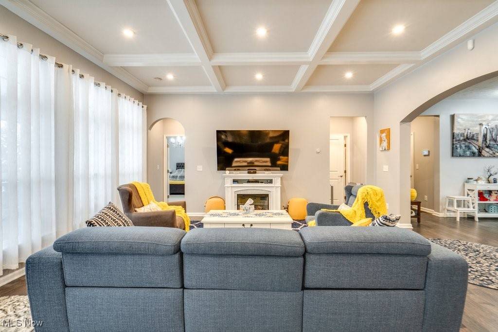 OH 44077,129 Ava June DR