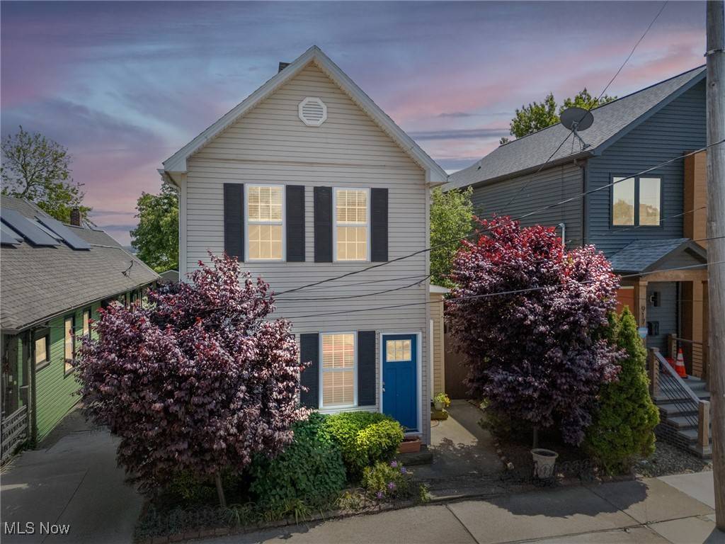 915 Fruit AVE, Cleveland, OH 44113