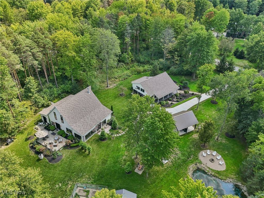 Chagrin Falls, OH 44023,7090 Country LN
