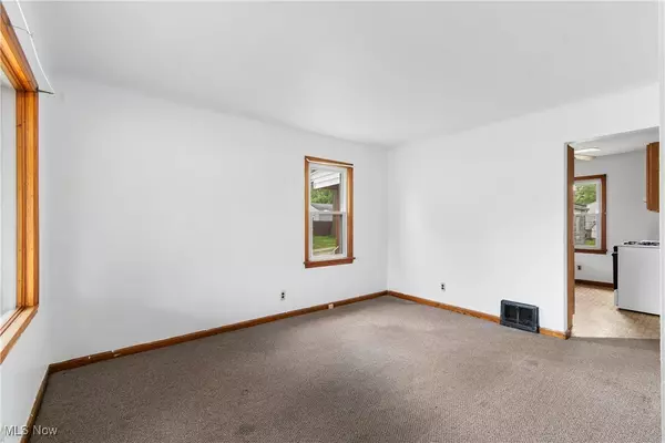 Barberton, OH 44203,1232 Stratford ST