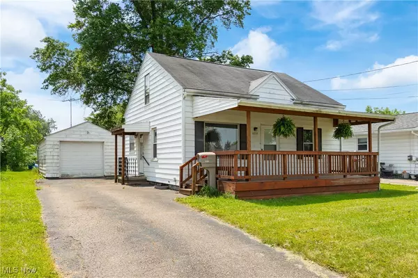 1232 Stratford ST, Barberton, OH 44203