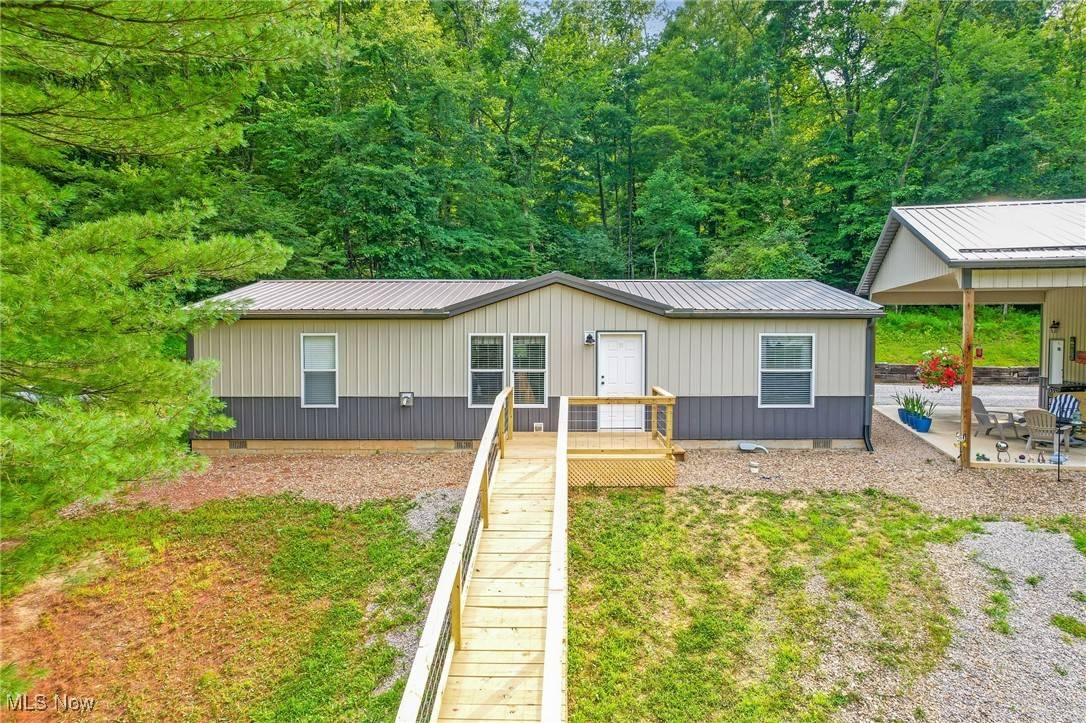 18644 Mcdonald RD, Frazeysburg, OH 43822