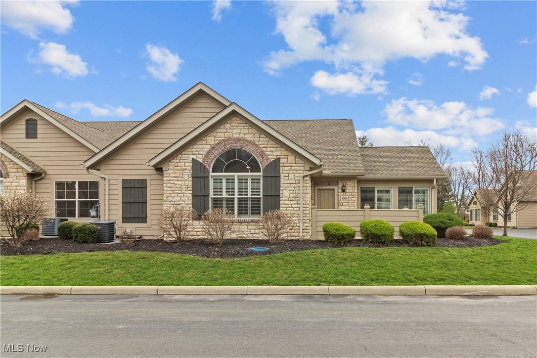4004 Coventry LN, Huron, OH 44839