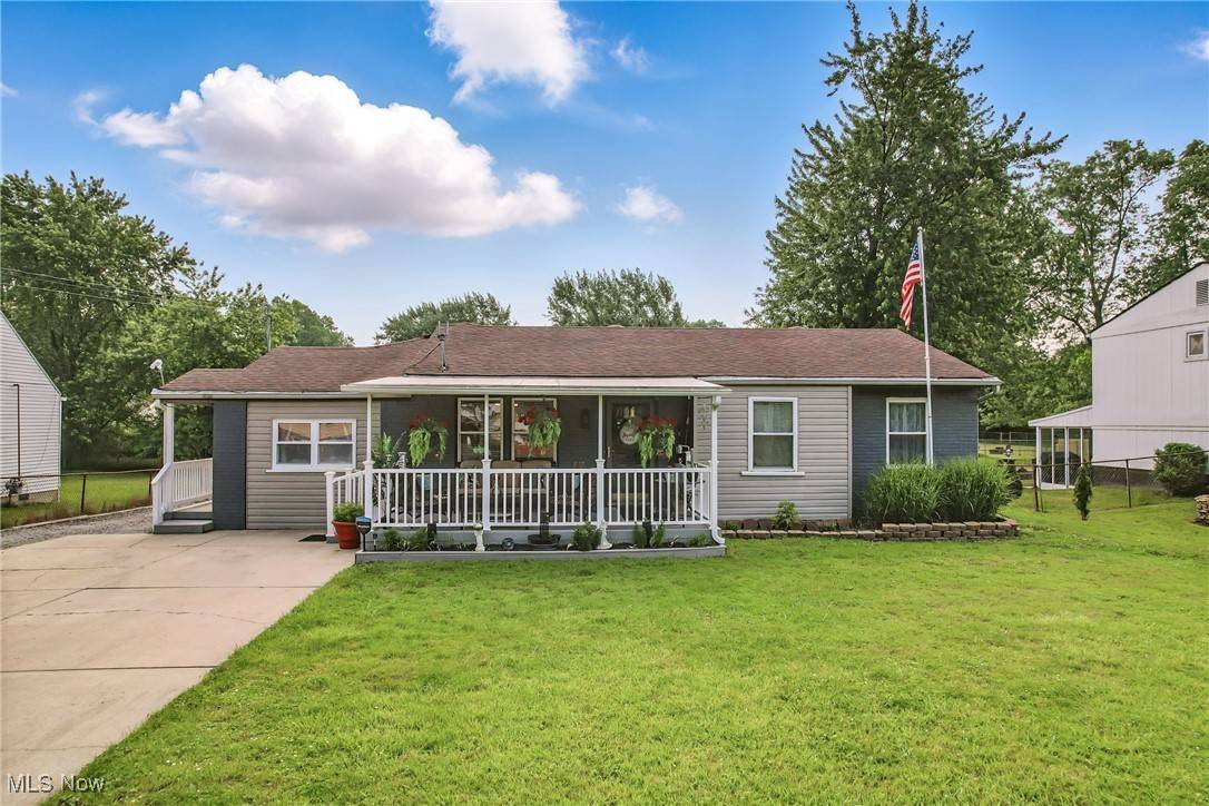 245 North RD, Niles, OH 44446
