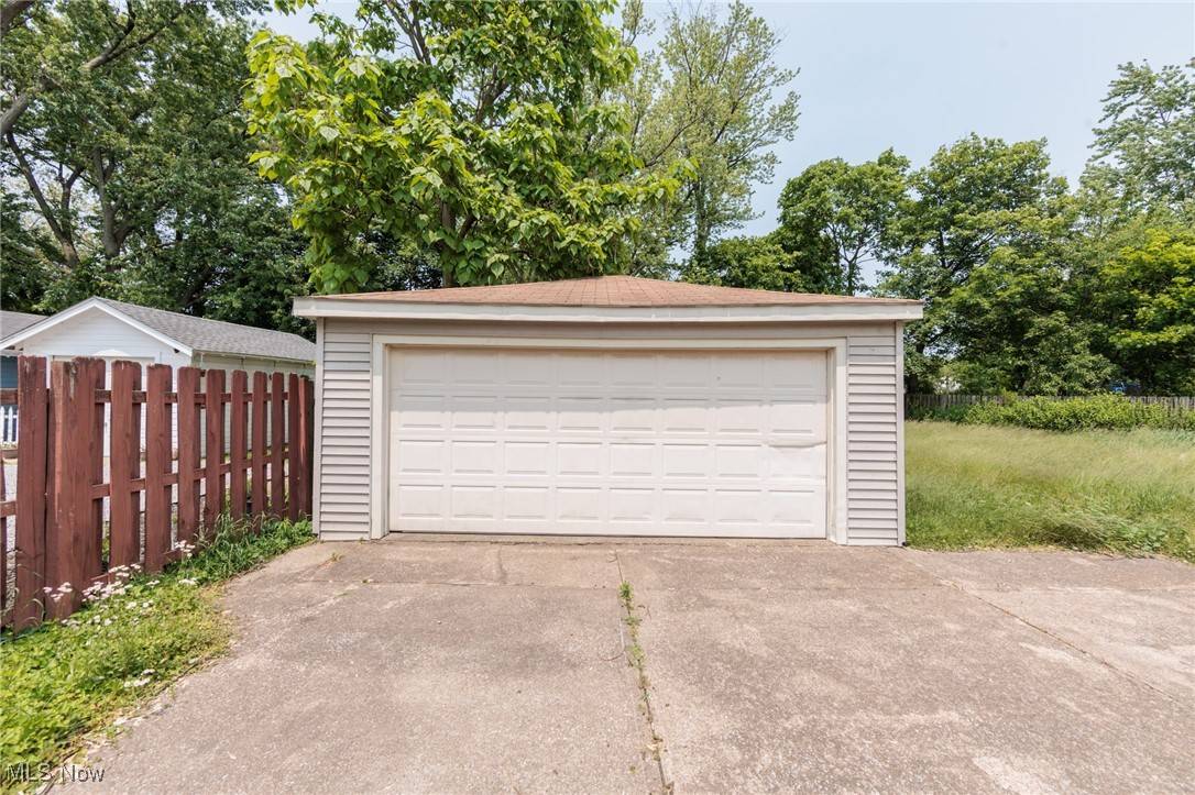 Lorain, OH 44052,1222 W 6th ST