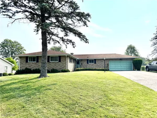 Zanesville, OH 43701,2868 Crestway DR