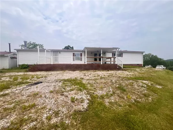 8548 Mount Carmel Ridge Rd., St Marys, WV 26170
