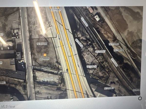 E 37th ST, Cleveland, OH 44115