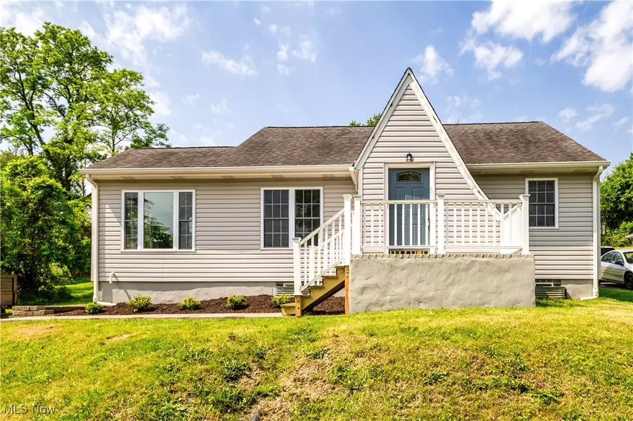 226 Cunningham Rear LN, Steubenville, OH 43953