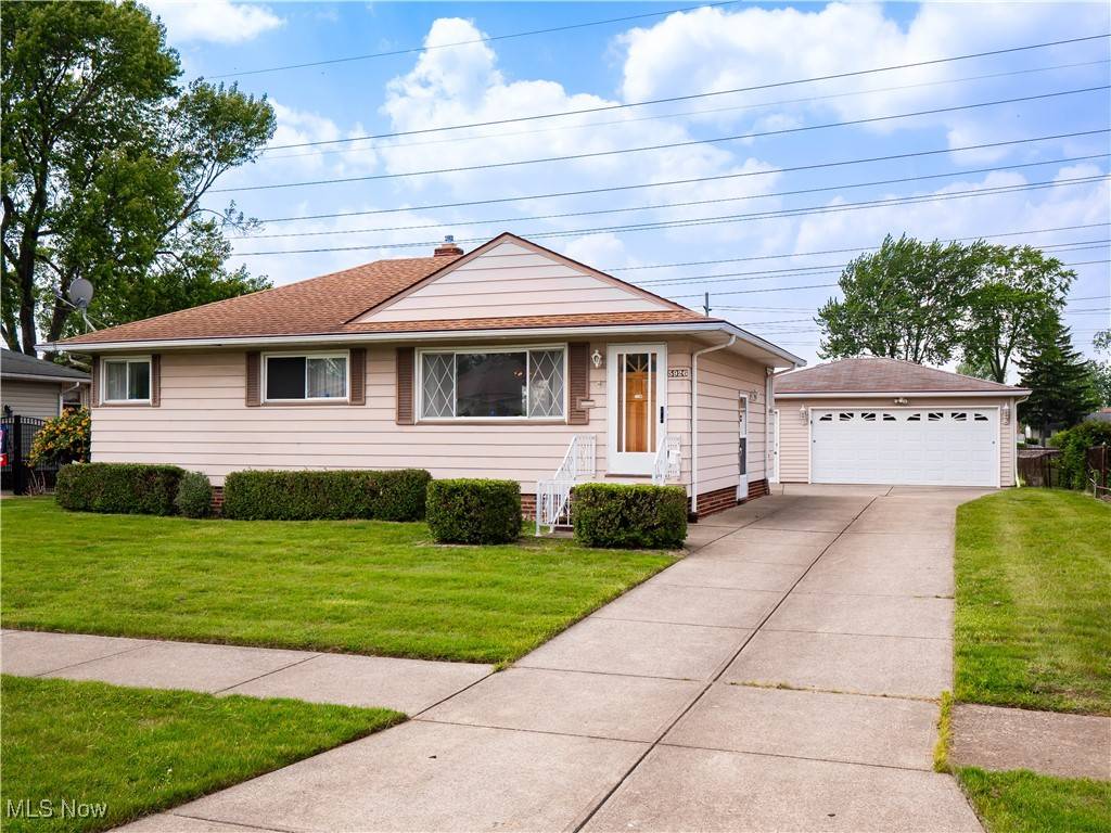 5926 Middlebrook BLVD, Brook Park, OH 44142