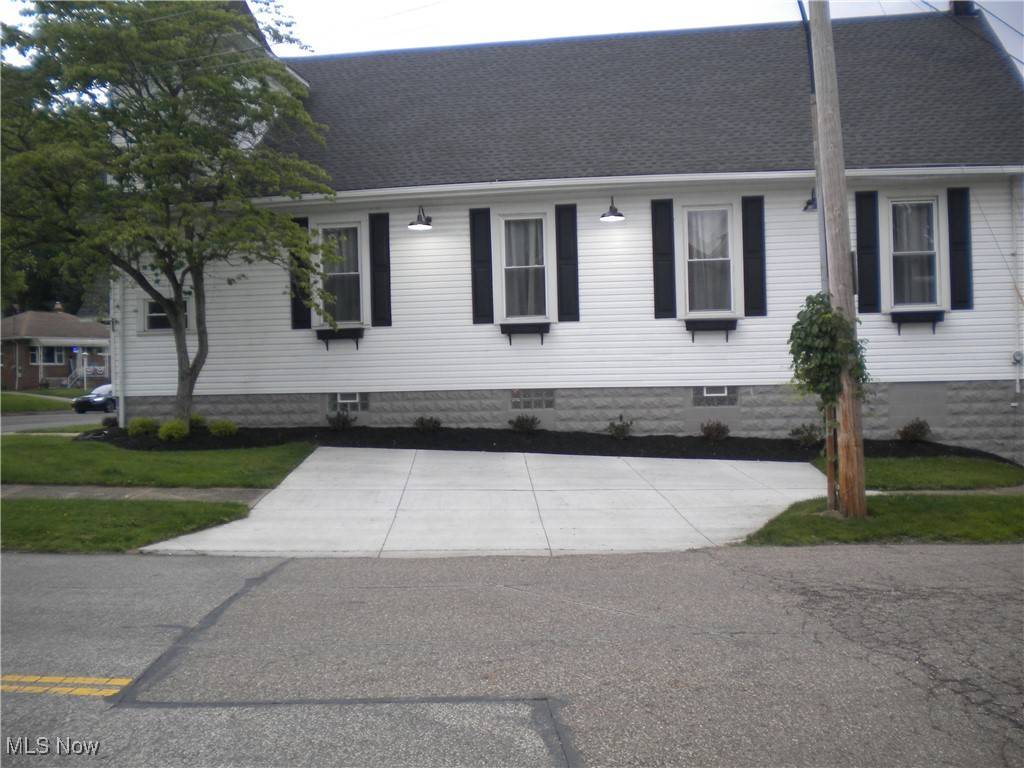 Barberton, OH 44203,139 W State ST