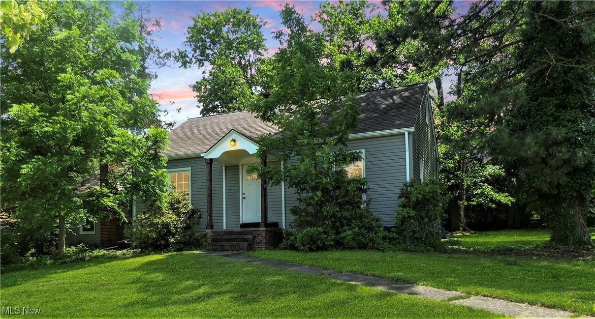 7685 Saratoga RD, Middleburg Heights, OH 44130