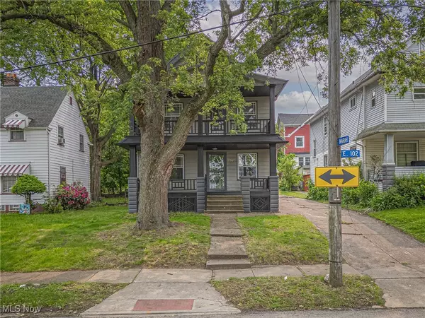 Cleveland, OH 44104,3363 E 102nd ST