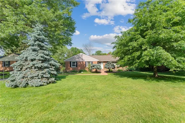 North Canton, OH 44720,923 Hillcrest AVE SW