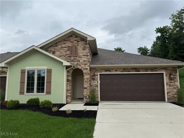 Massillon, OH 44646,2172 Via Luna CIR NW #16