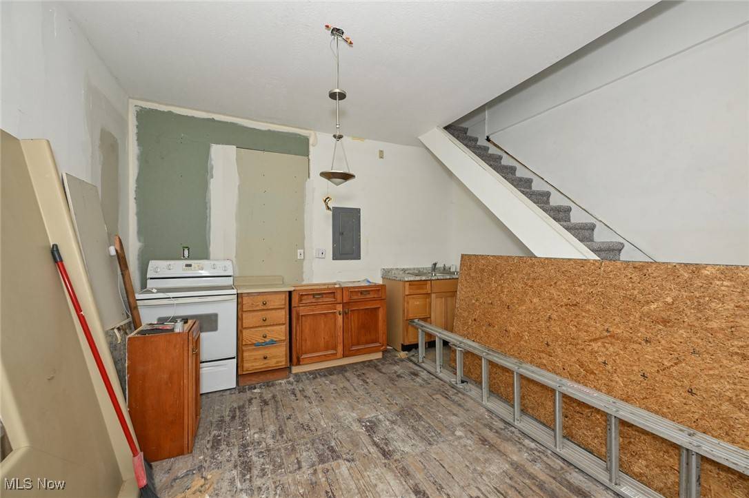 Akron, OH 44302,973 W Exchange ST