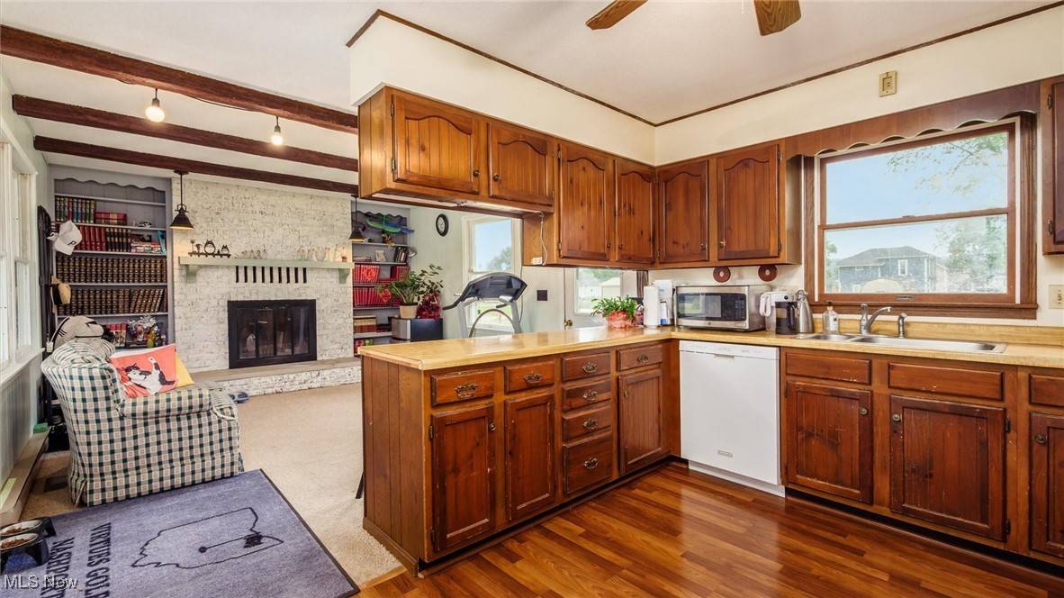 Frazeysburg, OH 43822,71 W 5th ST