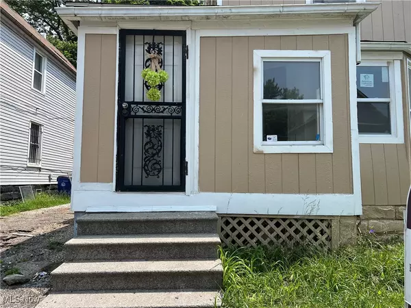 Cleveland, OH 44108,519 E 103rd ST