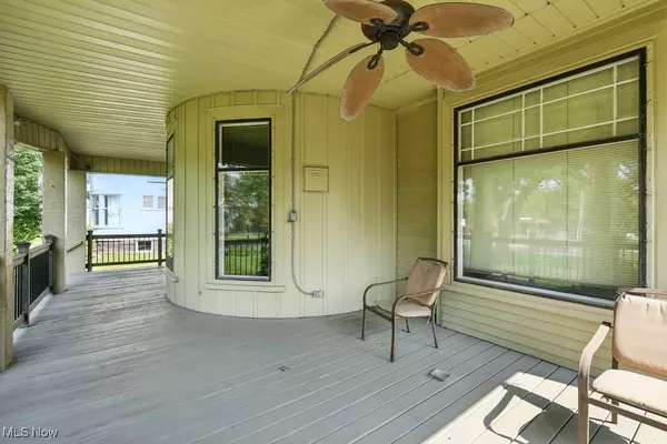 Akron, OH 44303,697 W Market ST