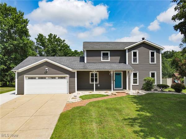 1395 Gray Fox DR, North Canton, OH 44720