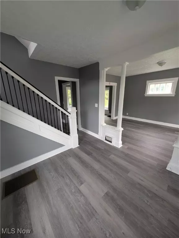 Lorain, OH 44052,908 W 8th ST
