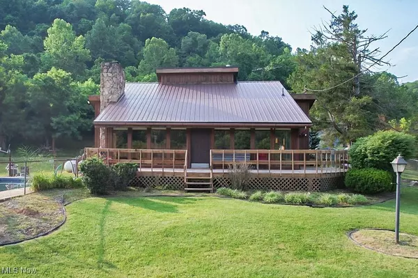 223 Autumn Run RD, Friendly, WV 26146
