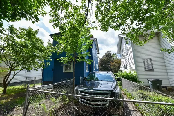 Akron, OH 44311,595 Hedden AVE