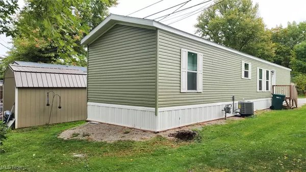 Kirtland, OH 44094,8323 Eagle RD #18