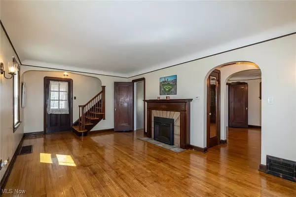 Parma, OH 44129,7609 Wooster Pkwy