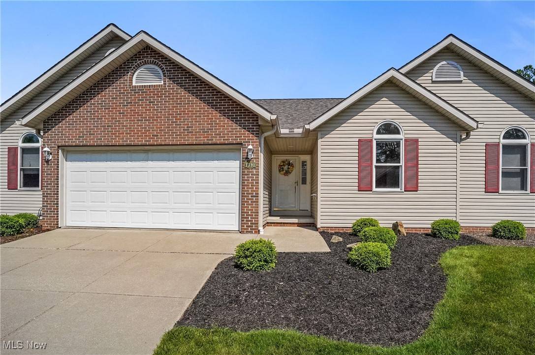 1391 Waters Edge DR, Akron, OH 44313