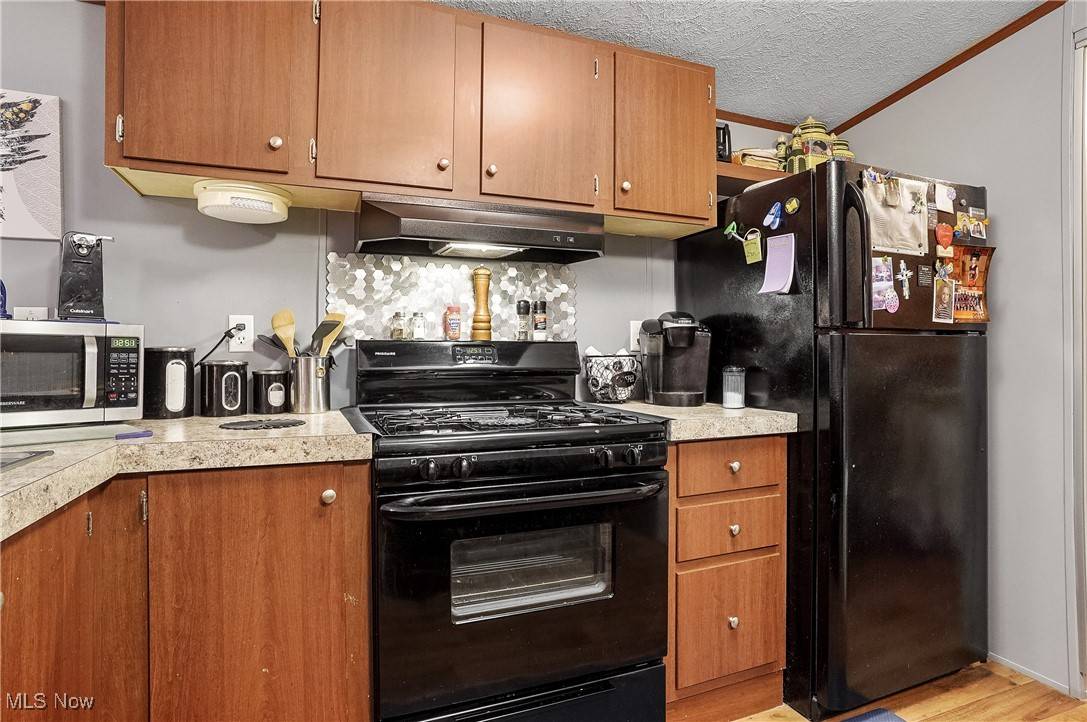 New Franklin, OH 44203,28 E Buddy ST