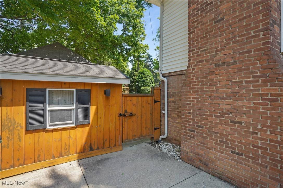 Aurora, OH 44202,240 S Park DR