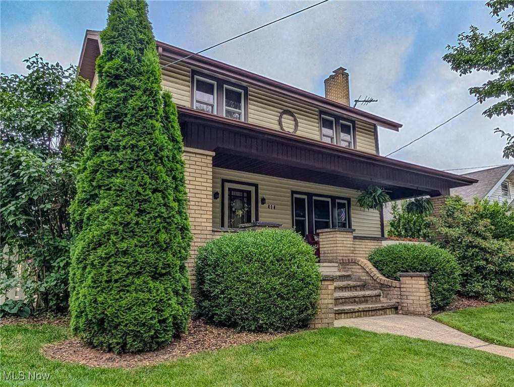 414 W Maple ST, Hartville, OH 44632