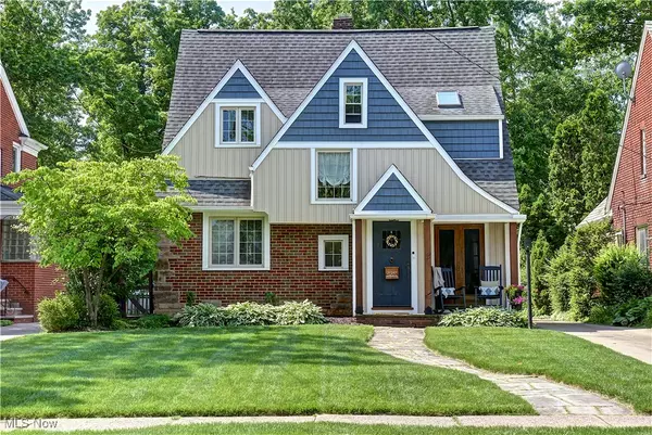 21347 Hillsdale AVE,  Fairview Park,  OH 44126