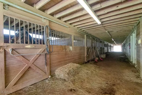 Novelty, OH 44072,14068 Caves RD