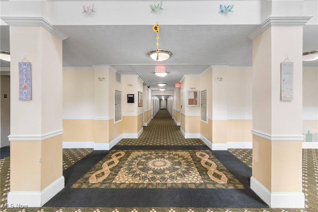 Olmsted Falls, OH 44138,23004 Chandlers LN #107