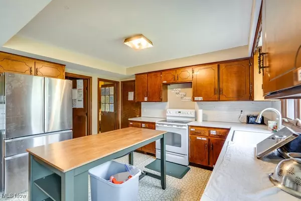 Cleveland, OH 44143,469 Blueberry CIR