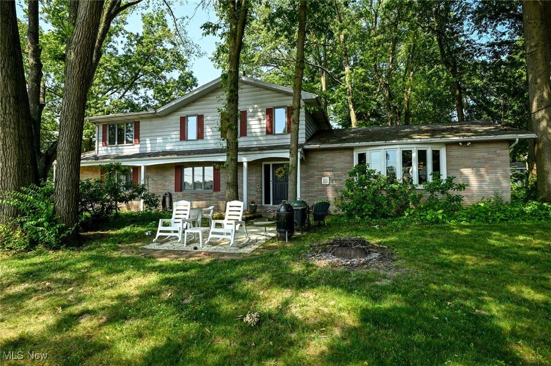 107 Lake Front DR, Green, OH 44319