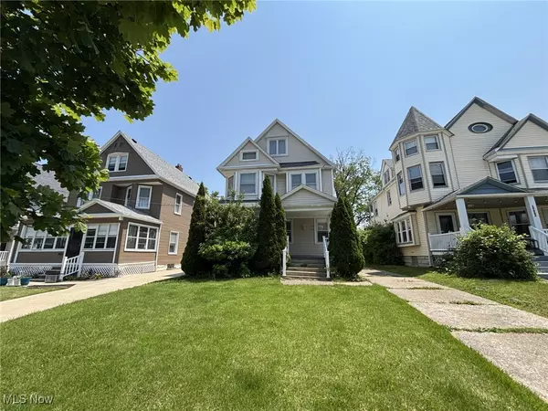 Lakewood, OH 44107,1481 Robinwood AVE