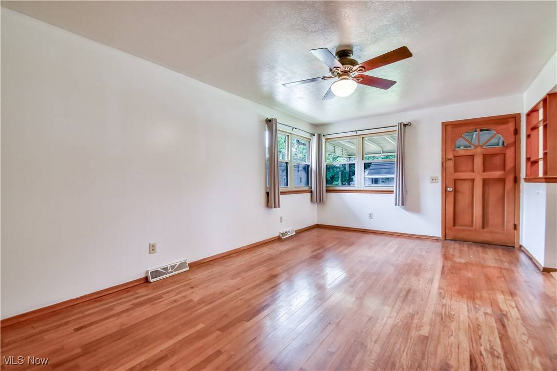 Eastlake, OH 44095,1076 Center RD