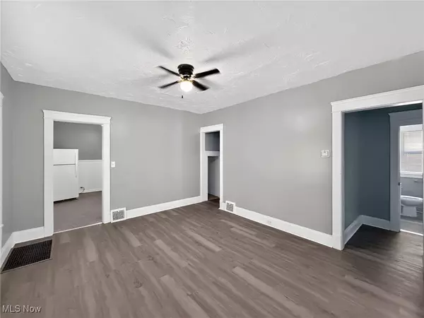 Cleveland, OH 44104,3382 E 102nd ST