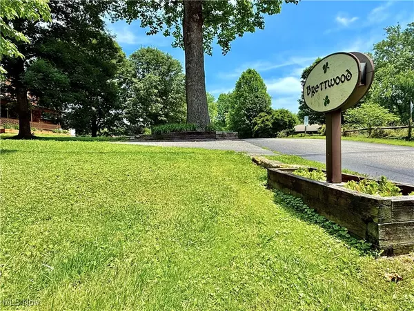 Washington, WV 26181,19 Brettwood DR