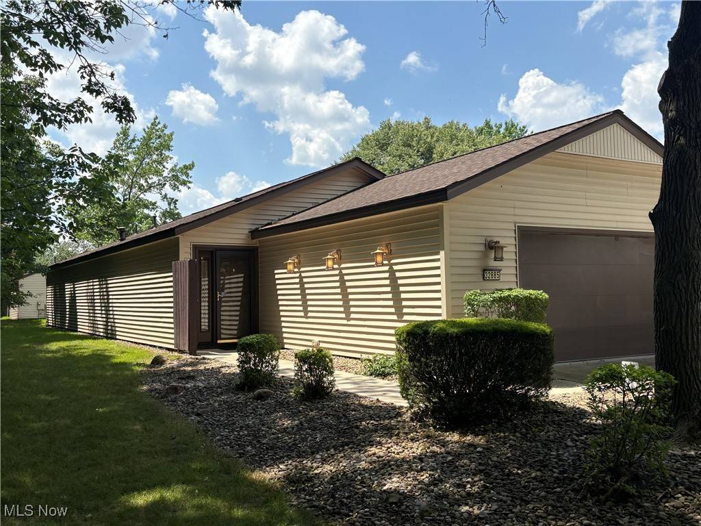 32885 Mills RD, North Ridgeville, OH 44039