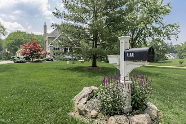 Novelty, OH 44072,8551 Perry DR