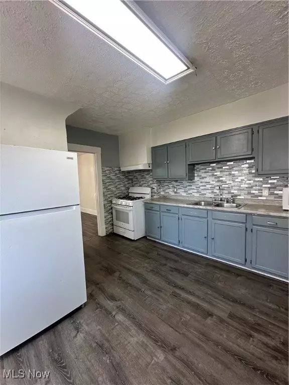 Cleveland, OH 44102,8301 Denison AVE