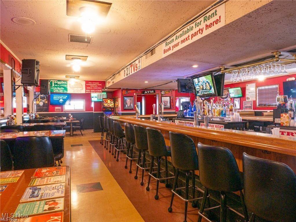 Struthers, OH 44471,880 Youngstown Poland RD