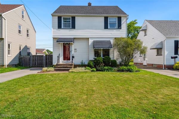 8306 Deerfield DR,  Parma,  OH 44129
