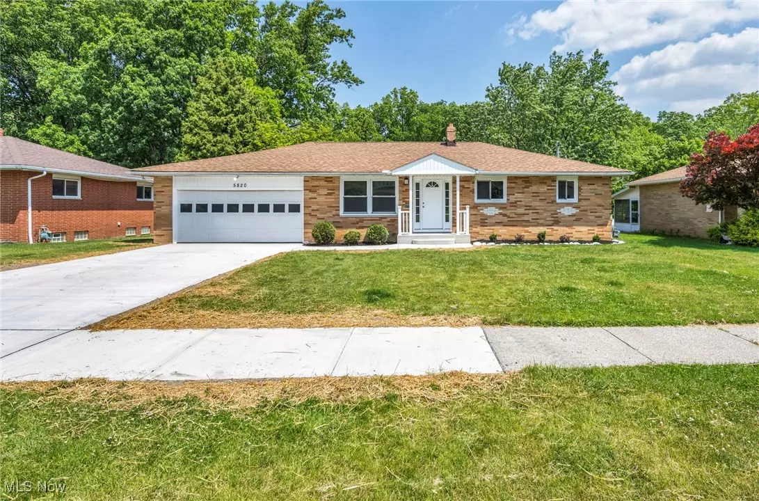 Parma, OH 44134,5820 Sandy Hook DR
