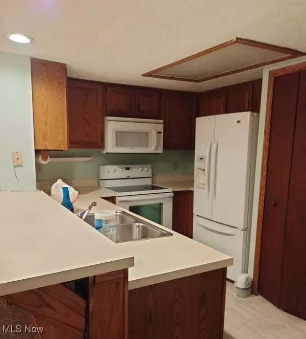 Cuyahoga Falls, OH 44223,2197 Pinebrook TRL